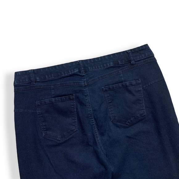 Avenue Denim Skinny Jean Gemstone Buttons Rhinestone Dark Wash Plus Sz 18 Petite - Picture 7 of 8